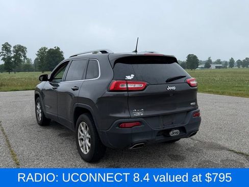 Used 2016 Jeep Cherokee Latitude w/ Cold Weather Group AWD/4WD image 7