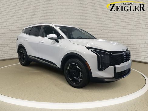 New 2026 Kia Sportage EX image 3