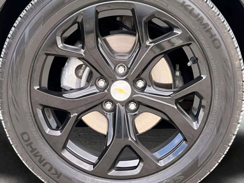 Used 2017 Chevrolet Volt Premier w/ Driver Confidence II Package FWD image 7