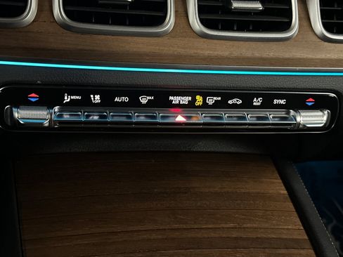 Used 2021 Mercedes-Benz GLE 350 4MATIC image 21