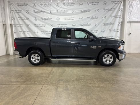 Used 2020 RAM 1500 Classic SLT w/ Luxury Group image 3