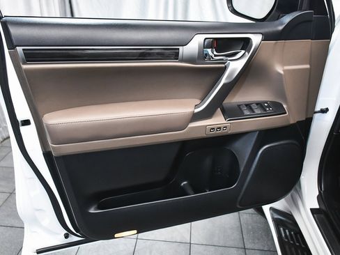 Used 2023 Lexus GX 460 Premium image 9