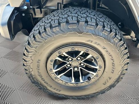 Used 2025 Jeep Wrangler Willys image 30