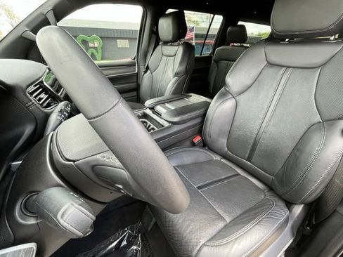 Used 2024 Jeep Wagoneer Series II AWD/4WD image 19