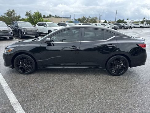 Used 2025 Nissan Sentra SR w/ Midnight Edition FWD image 11