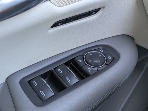 Used 2019 Cadillac XT5 Luxury FWD image 21