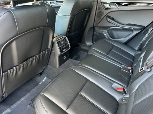 Used 2025 Porsche Macan image 13