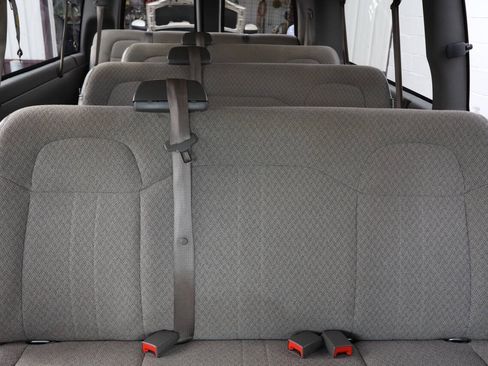 Used 2020 Chevrolet Express 3500 LS RWD image 8
