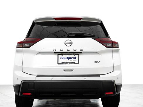 Used 2024 Nissan Rogue SV FWD image 6