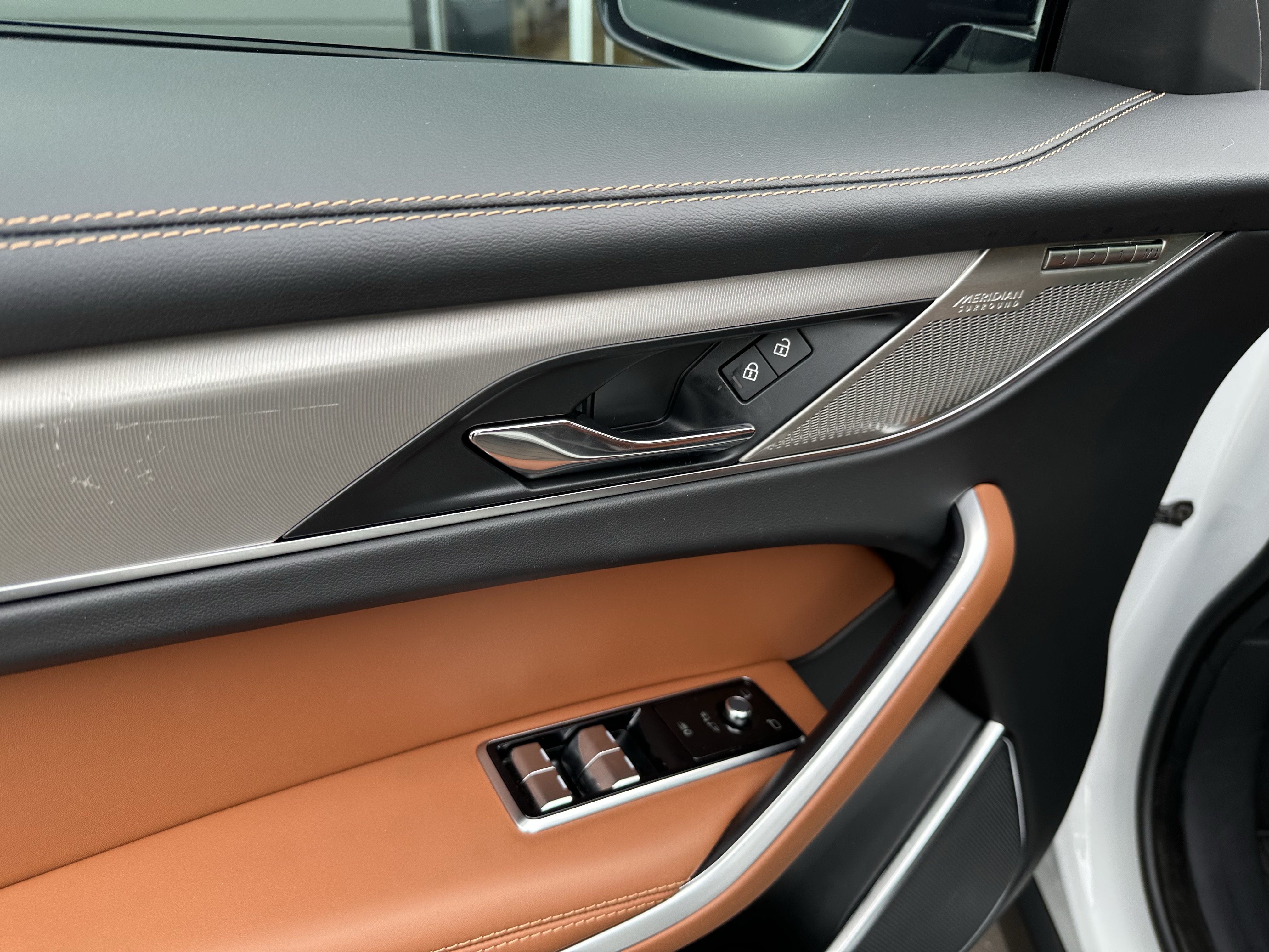 Certified 2026 Jaguar F-PACE R-Dynamic S AWD/4WD image 16