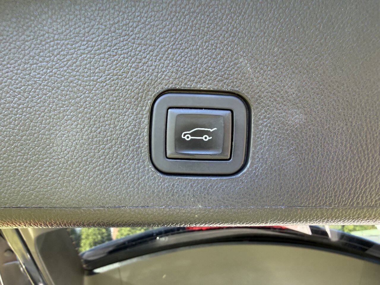 Used 2015 Cadillac SRX Performance w/ Driver Awareness Package FWD image 10