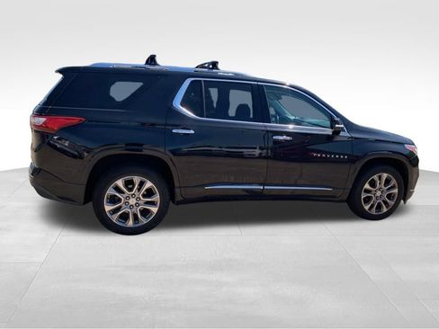 Used 2018 Chevrolet Traverse Premier w/ Driver Confidence II Package FWD image 11