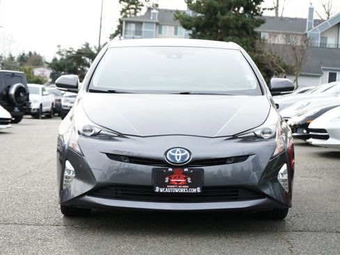 Used 2017 Toyota Prius Four Touring image 9