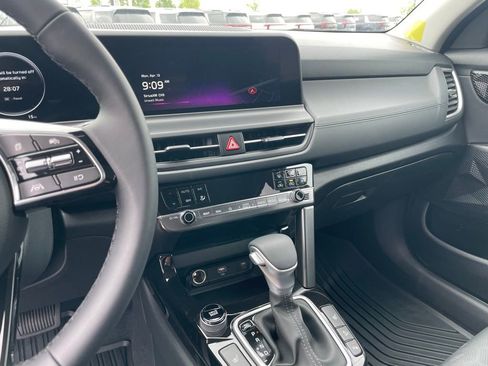 New 2026 Kia Seltos EX FWD image 15