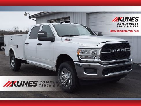 New 2024 RAM 2500 Tradesman w/ Chrome Appearance Group image 1
