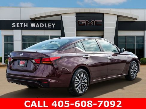 Used 2025 Nissan Altima 2.5 SV FWD image 7