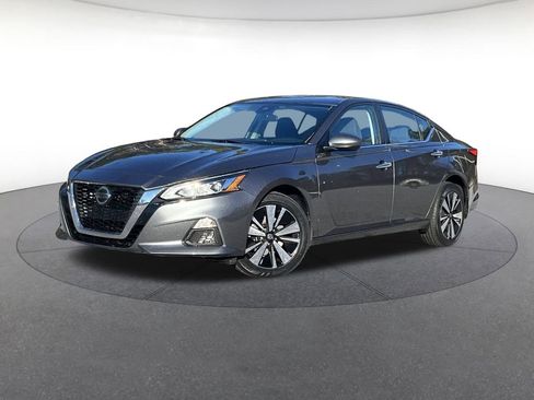 Certified 2022 Nissan Altima 2.5 SV image 1