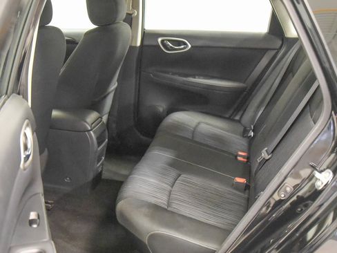 Used 2017 Nissan Sentra SV image 4