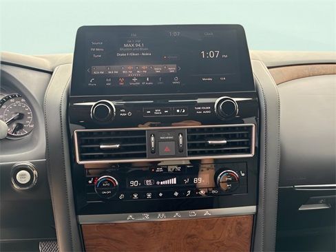 Used 2023 Nissan Armada SL w/ Captain's Chairs Package image 25