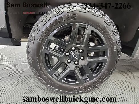 Used 2025 Chevrolet Silverado 1500 LT Trail Boss w/ Convenience Package II image 49