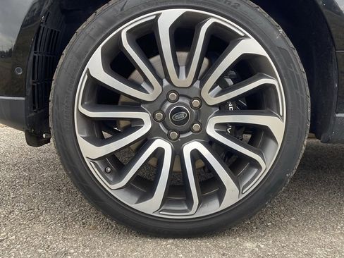 Used 2020 Land Rover Range Rover HSE image 9