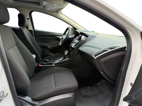 Used 2018 Ford Focus SEL FWD image 12