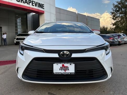 Used 2026 Toyota Corolla LE FWD image 3