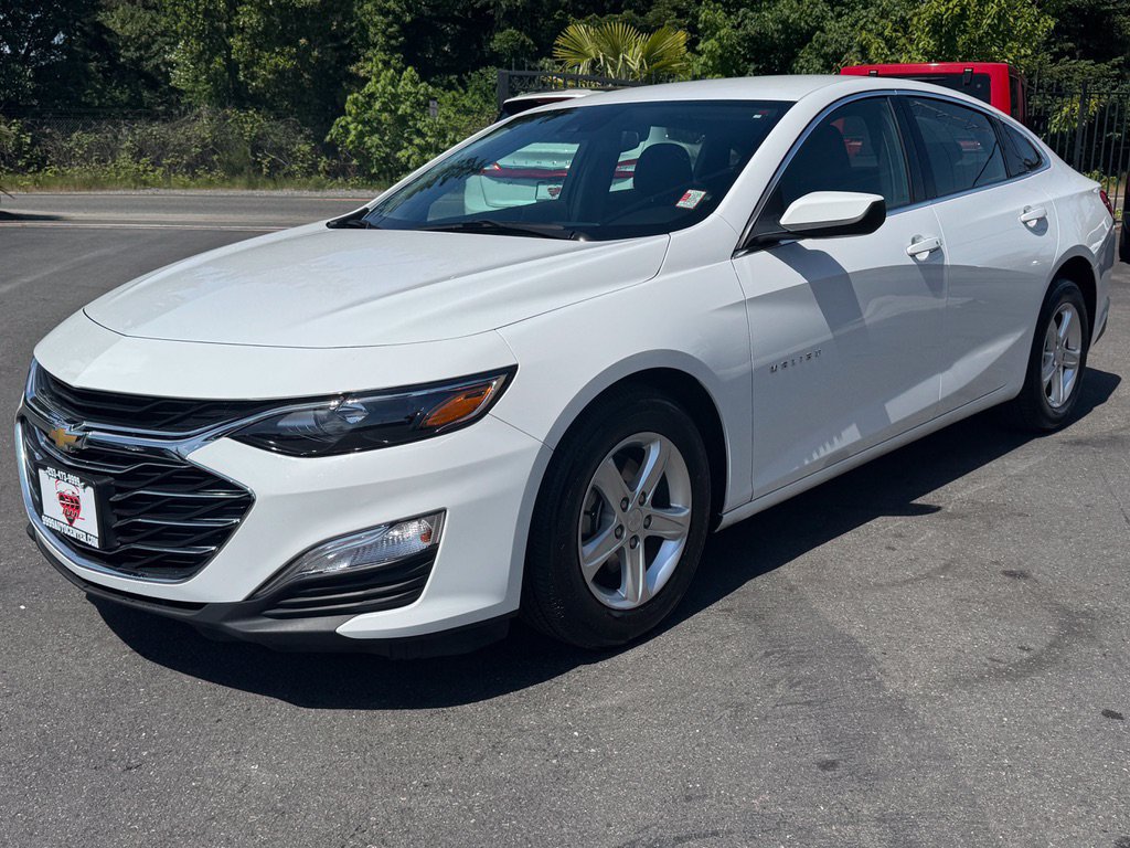 Used 2023 Chevrolet Malibu LS w/ Driver Confidence Package FWD image 3