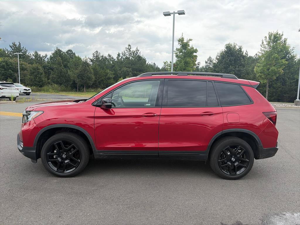 Certified 2024 Honda Passport Black Edition image 4