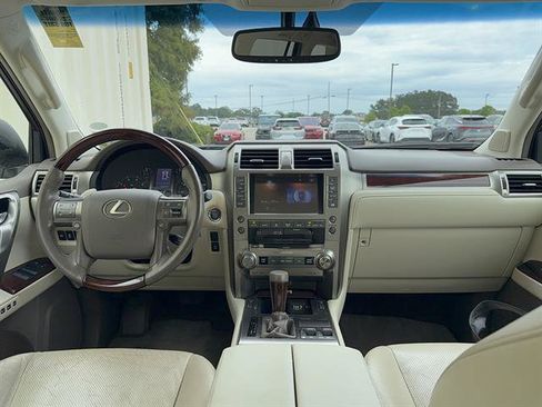 Used 2016 Lexus GX 460 w/ Premium Package AWD/4WD image 3