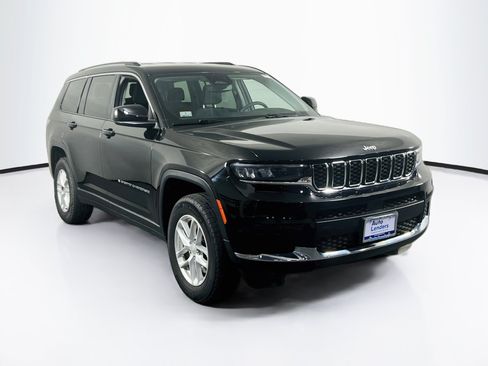 Used 2023 Jeep Grand Cherokee L Laredo w/ Luxury Tech Group I AWD/4WD image 3