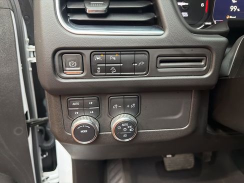 Used 2021 GMC Yukon AT4 AWD/4WD image 26