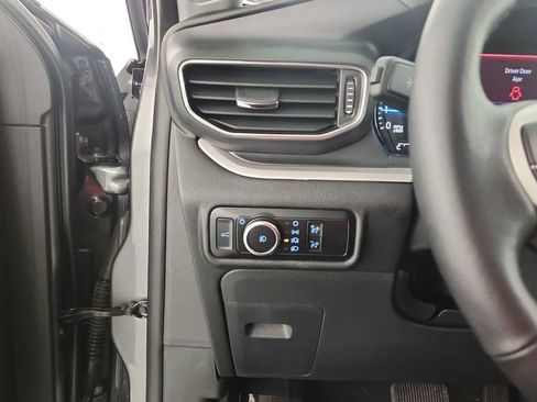 Used 2023 Ford Explorer XLT w/ Equipment Group 202A image 24