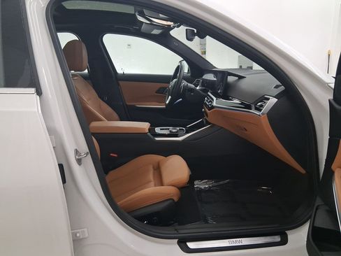 Certified 2024 BMW 330i Sedan w/ Premium Package image 33