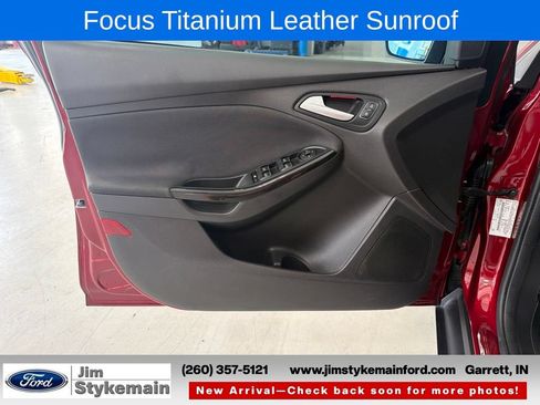 Used 2017 Ford Focus Titanium w/ Titanium Technology Package FWD image 15