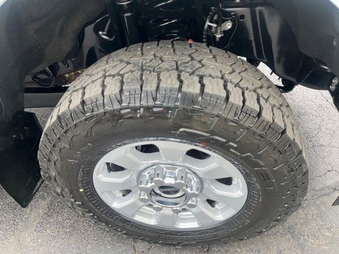 Used 2024 Ford F350 XLT AWD/4WD image 4