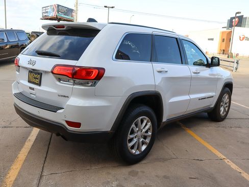 Used 2022 Jeep Grand Cherokee Laredo E w/ Security & Convenience Group image 5