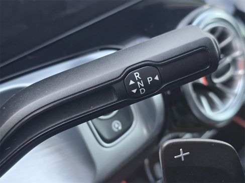 Used 2022 Mercedes-Benz GLB 250 image 21