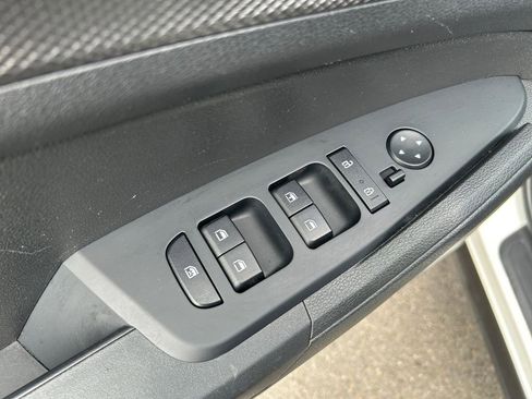 Used 2023 Kia Sportage LX image 24