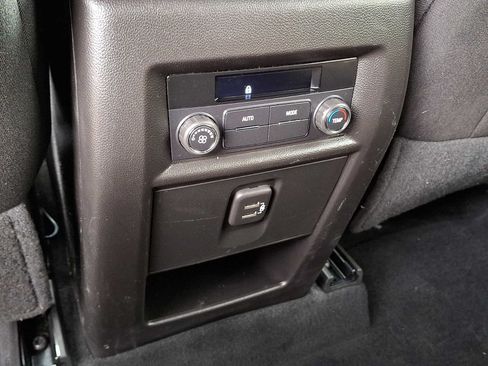 Used 2023 Chevrolet Traverse LT AWD/4WD image 11