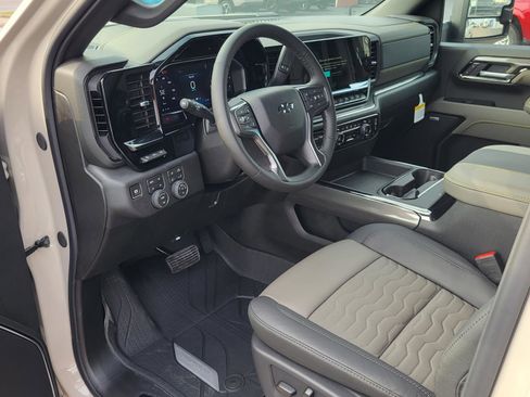 New 2026 Chevrolet Silverado 2500 ZR2 AWD/4WD image 13