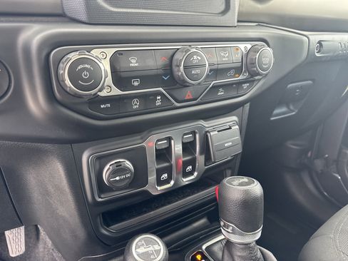 Certified 2021 Jeep Wrangler Sport S image 14