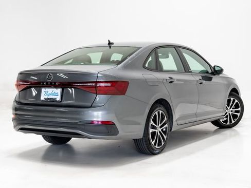 Used 2025 Volkswagen Jetta Sport image 28