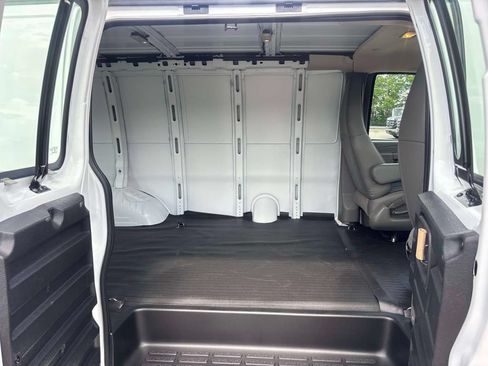 New 2026 GMC Savana 3500 w/ Driver Convenience Package RWD image 7