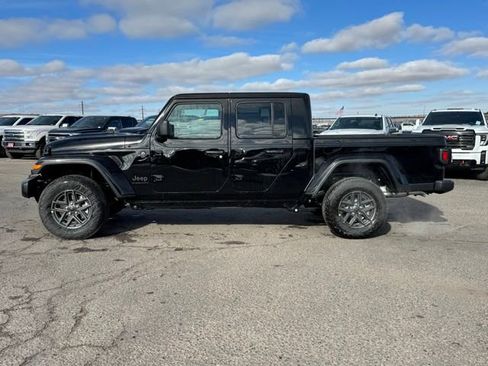 New 2026 Jeep Gladiator Sport AWD/4WD image 2
