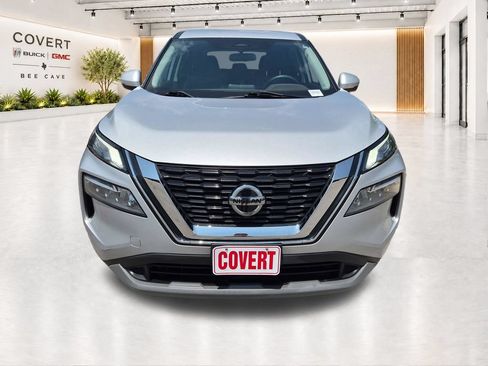 Used 2021 Nissan Rogue SV FWD image 3