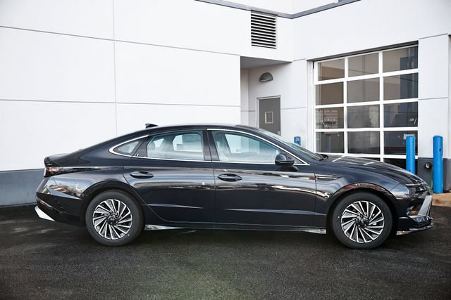 New 2026 Hyundai Sonata SEL FWD image 2