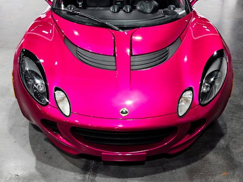 Used 2005 Lotus Elise image 2