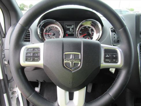 Used 2017 Dodge Grand Caravan GT image 19