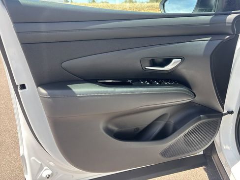 Used 2025 Hyundai Santa Cruz SEL FWD image 12